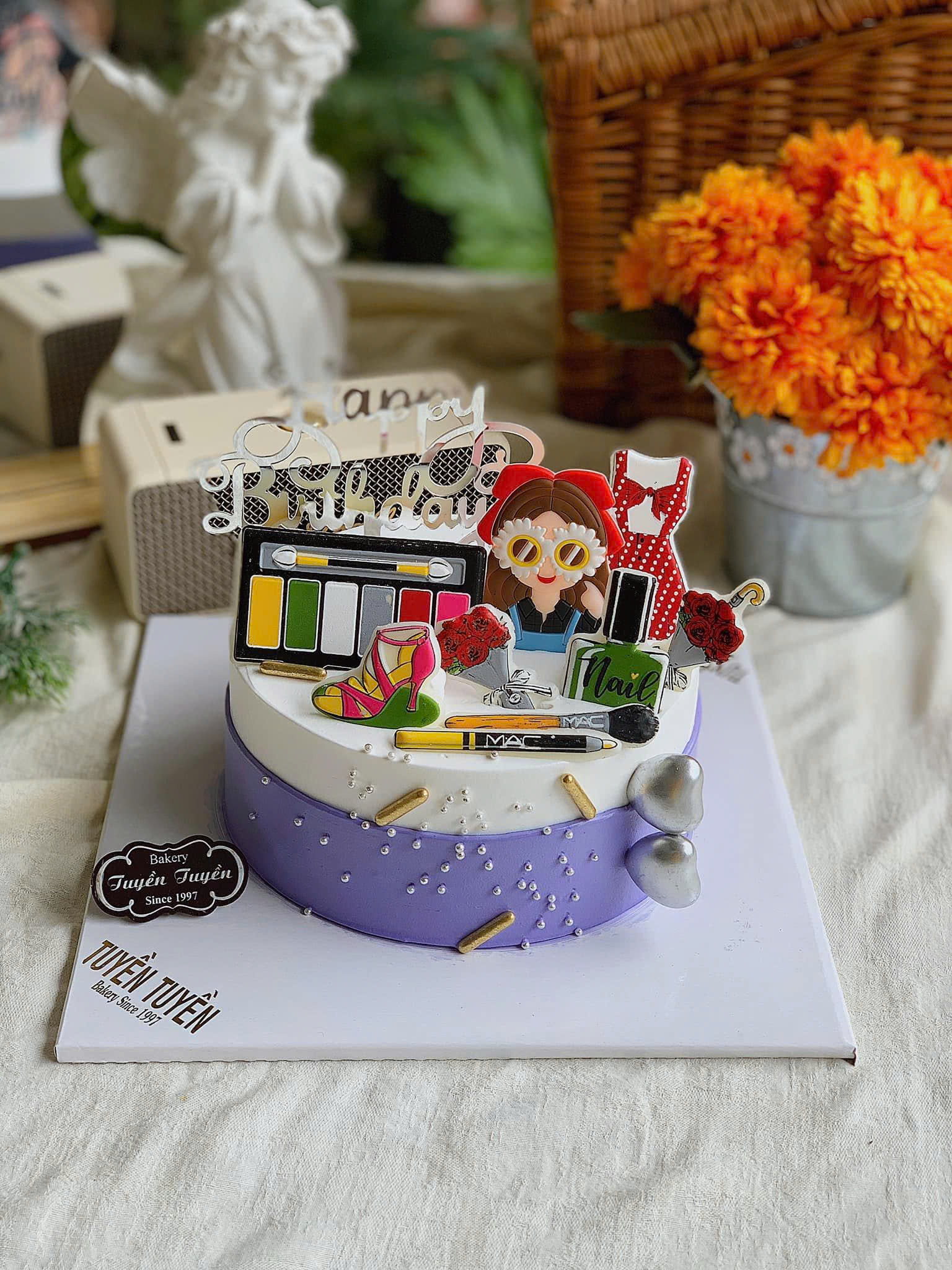 Khuôn in hình socola make-up 