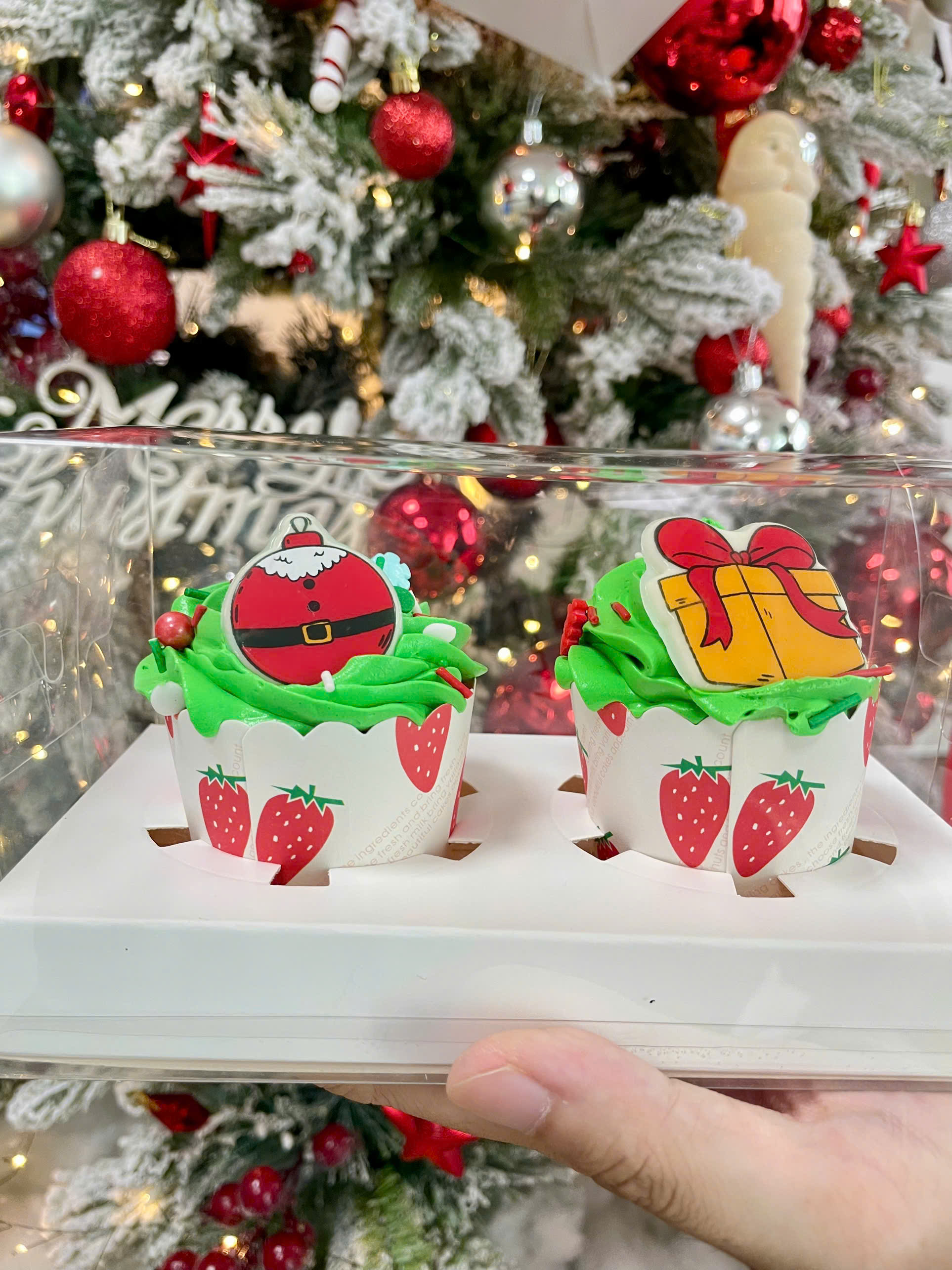 Set cupcake đậm màu sắc giáng sinh đủ cho bạn lưu luyến!!